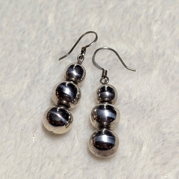 Jewelry - Vintage Sterling Silver Trio Ball Drop Earrings